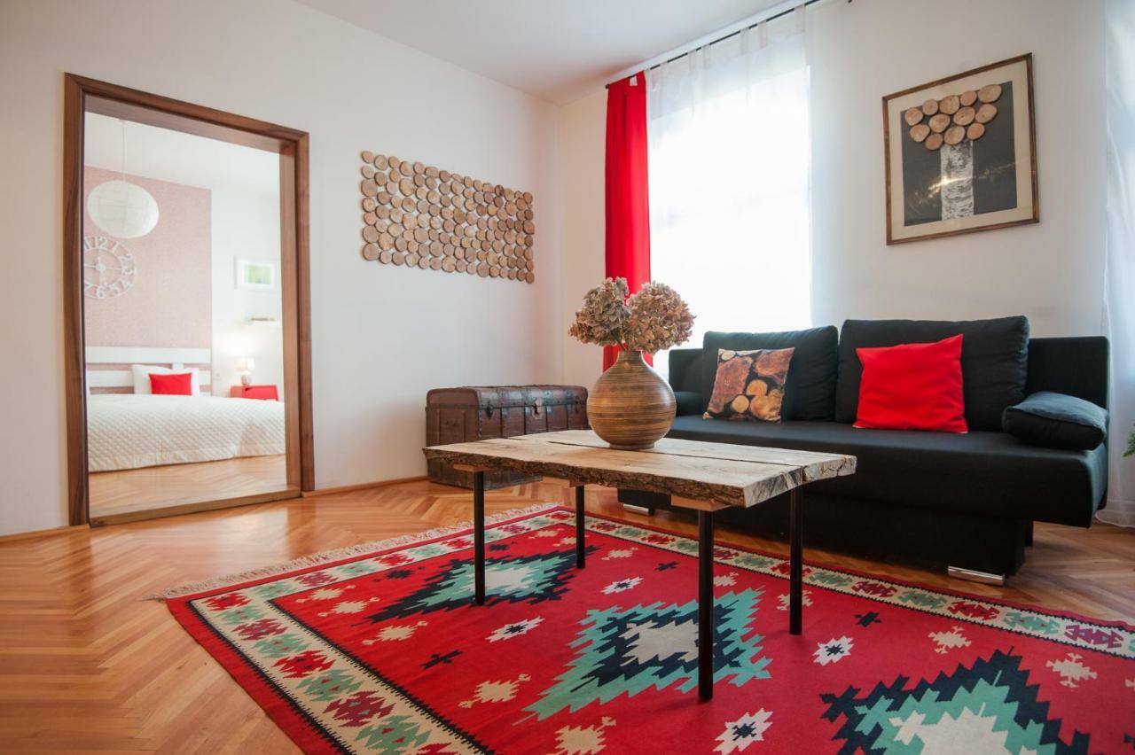 Spacious Stylish Apartment In Old Town سيبيو المظهر الخارجي الصورة