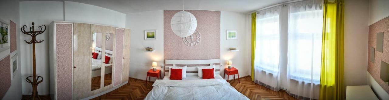 Spacious Stylish Apartment In Old Town سيبيو المظهر الخارجي الصورة